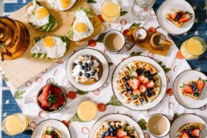 【やってみた】夜ご飯を食べない生活を1ヶ月するとどうなるのか【体に起きた変化や効果まとめ】