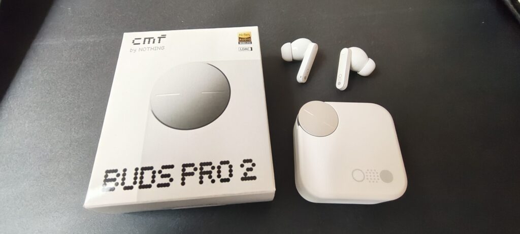 【イヤホン】CMF Buds Pro 2を1年使ってレビュー|通話・ノイキャン・ダイヤル操作が想像以上に良かった